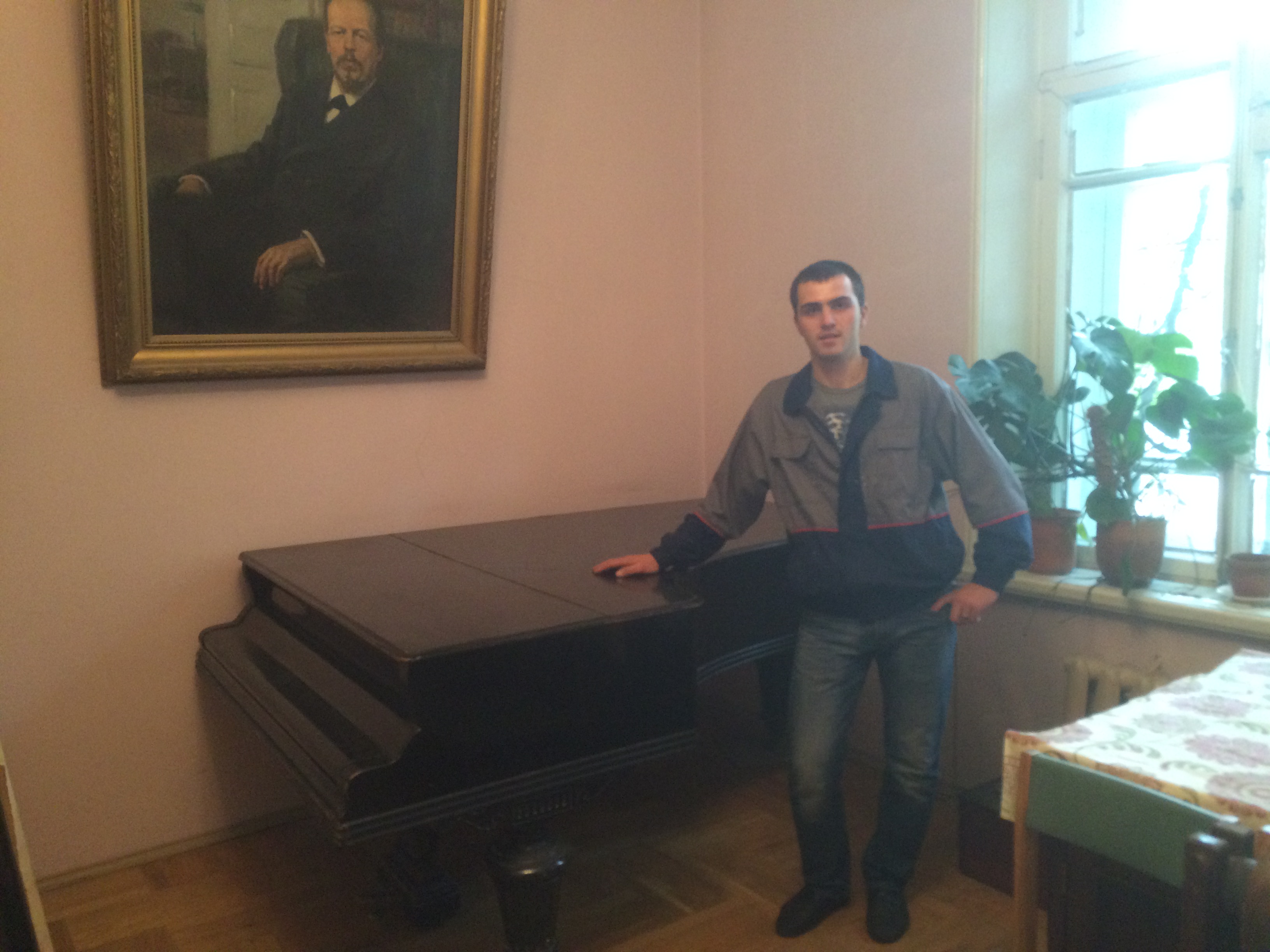 Перевезти рояль пианино фортепиано в Спб недорого http: //мегасервисспб.рф/perevozka-pianino-royalya/